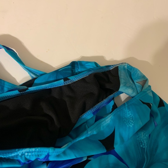 Bathing suit - Picture 3 of 7